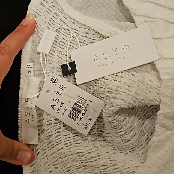 💕ASTR💕 Long Sleeve Sweetheart Neck Crop Top ~ White Medium M NWT - Picture 9 of 12